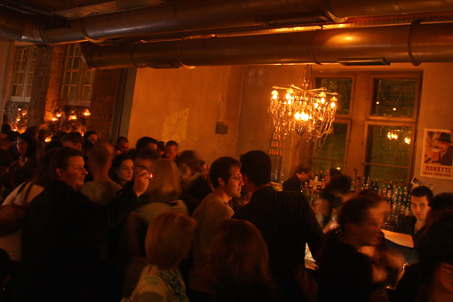 080418-Livingroom-FM-104