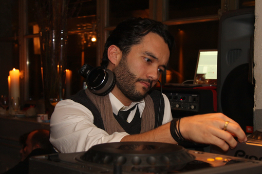 080418-Livingroom-FM-129