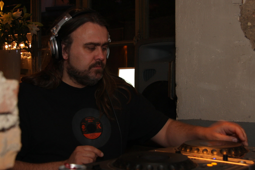 080508-Livingroom-FM-033